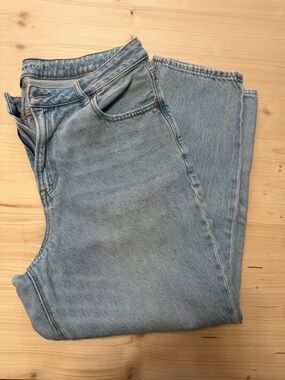 American Eagle Outfitters Light Blue “Mom Jean” Denim Pants